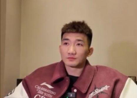 咋形容你和王博的關(guān)系？孫銘徽：像家人 他訓(xùn)練&生活中很照顧我們