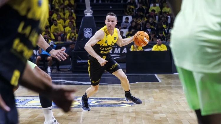 NBA初代老六，42歲進(jìn)入生涯巔峰？！