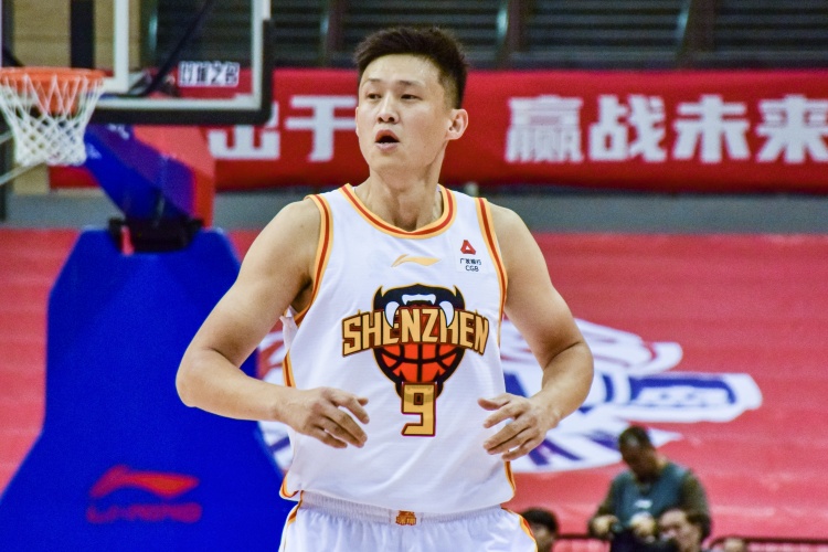 老將盡力了！周鵬8中7高效拿下16分3板1助1斷 正負(fù)值+4全隊(duì)最高